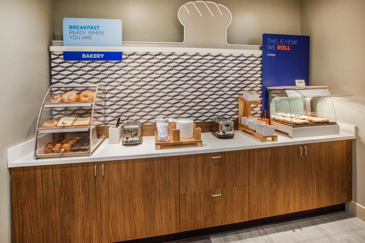 Holiday Inn Express & Suites - Canton By Ihg Dış mekan fotoğraf